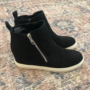Madden Girl Piper Booties- 6.5